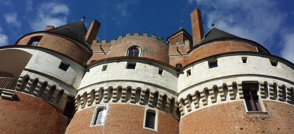 Tours du chateau de Rambures en baie de somme